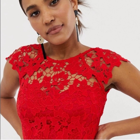 Paper Dolls London Lace Dress with Scallop Back Red Size 8 US, UK 12 , EU 40 - Picture 5 of 9